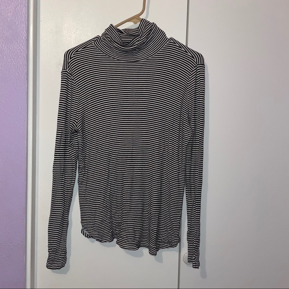 Striped turtle neck